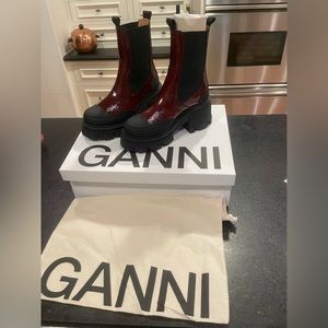 GANNI- Cleated heel mid Chelsea boots in cognac. Brand new, never worn.